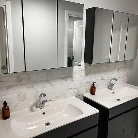 Fresh In A Digital Nomad House 105